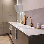 Mere - Private Yard, Sauna And Pet Friendly *