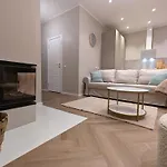Mere - Private Yard, Sauna And Pet Friendly Parnawa