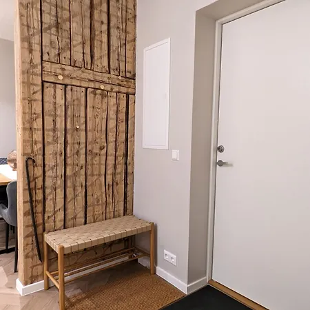 Mere Apartment - Private Yard, Sauna And Pet Friendly Apartment