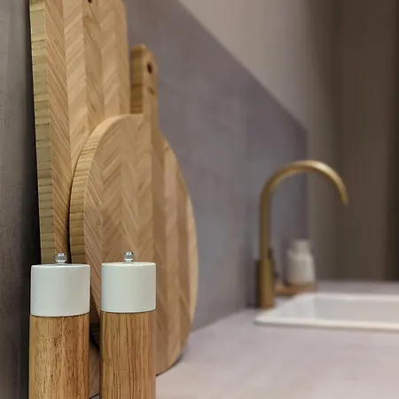 Mere - Private Yard, Sauna And Pet Friendly 아파트 페르누