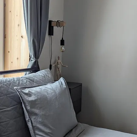 Mere Apartment *