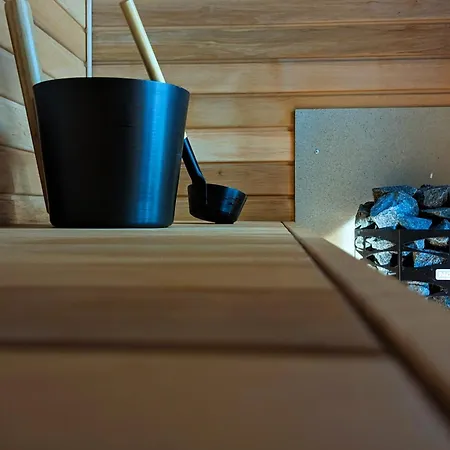 Mere Apartment - Private Yard, Sauna And Pet Friendly * Parnu