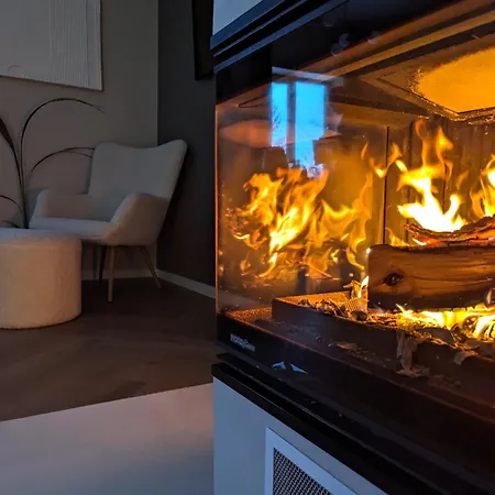 Mere Apartment - Private Yard, Sauna And Pet Friendly Parnu