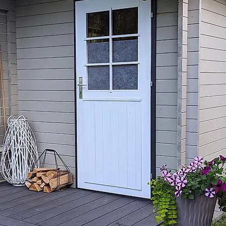 Mere - Private Yard, Sauna And Pet Friendly Apartament Parnawa