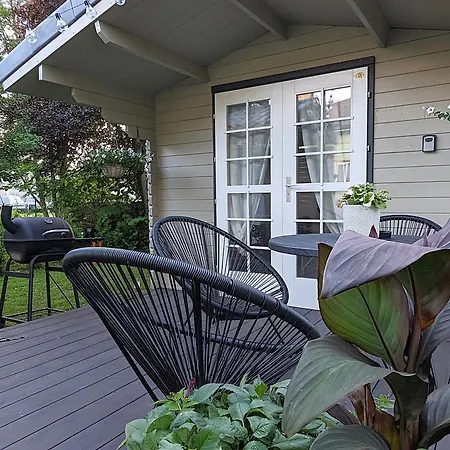 Mere Apartment - Private Yard, Sauna And Pet Friendly * Parnu