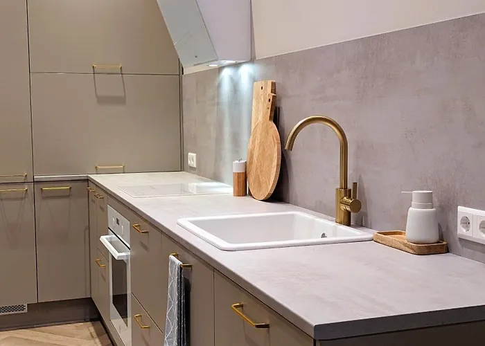 Mere - Private Yard, Sauna And Pet Friendly *