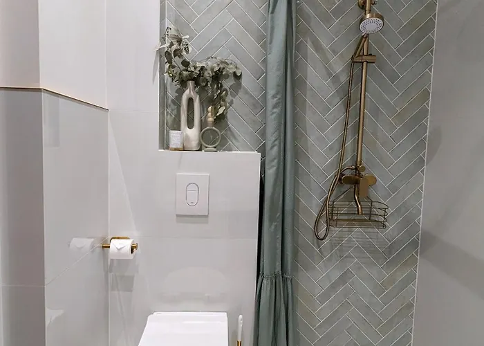 Mere - Private Yard, Sauna And Pet Friendly