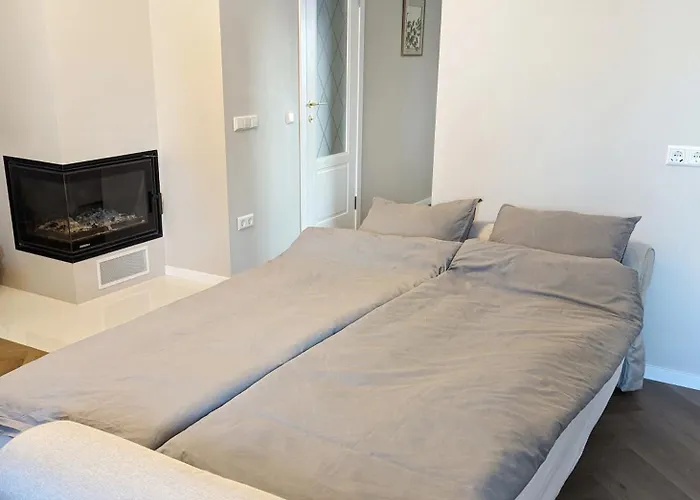 Mere - Private Yard, Sauna And Pet Friendly Apartament *