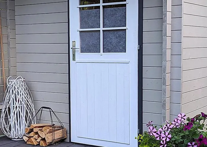 Mere - Private Yard, Sauna And Pet Friendly Apartament Parnawa